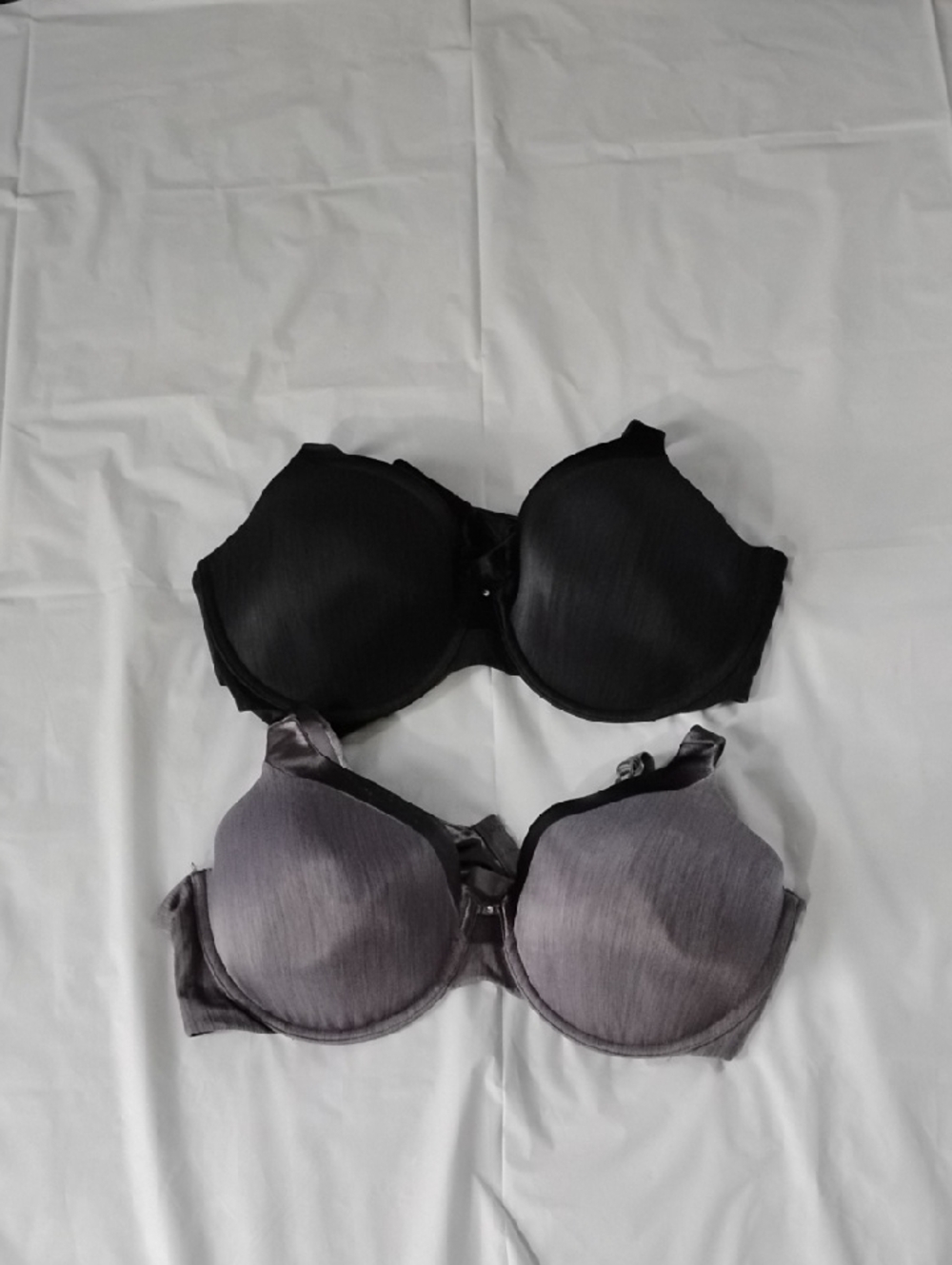 Vanity Fair Smooth T-Shirt Bras - Black and Gray